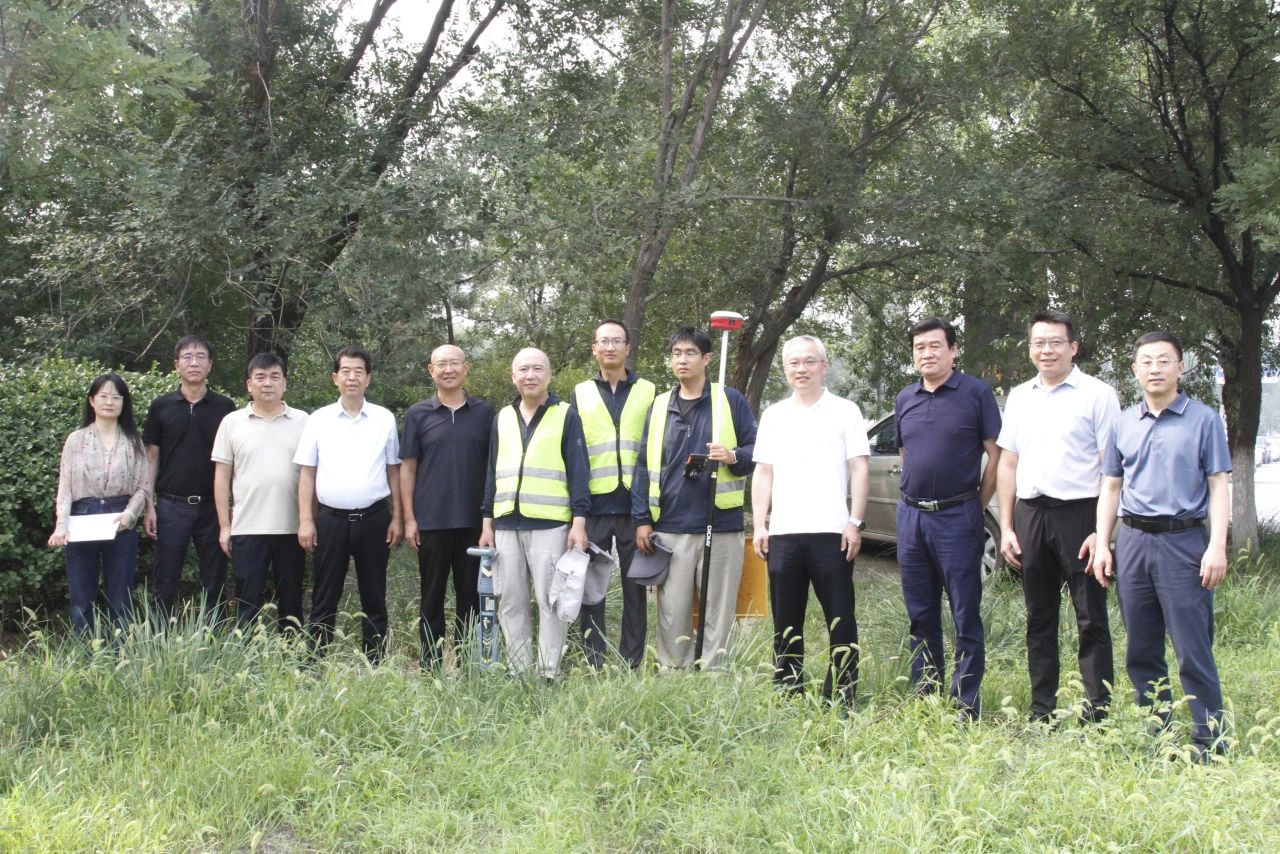 海河設(shè)計集團(tuán)領(lǐng)導(dǎo)慰問天津測繪院一線職工