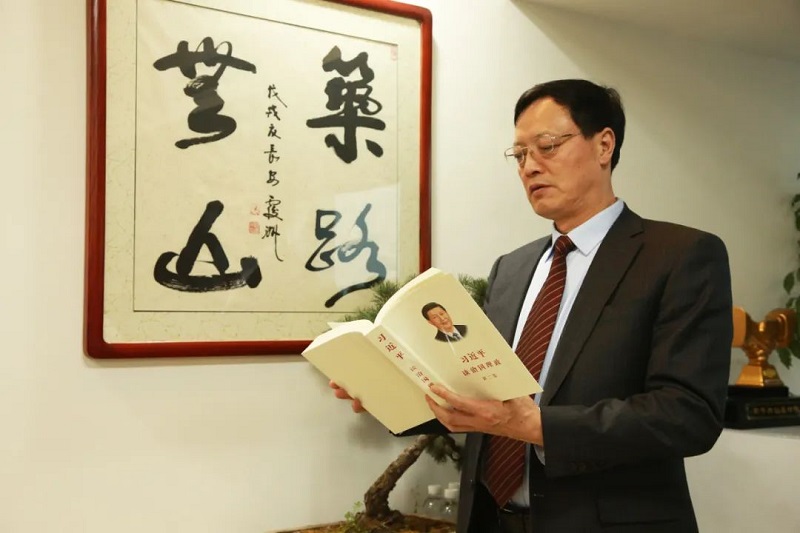 公司黨委書記、董事長(zhǎng)張超暉榮膺“第九屆陜西省優(yōu)秀企業(yè)家”榮譽(yù)稱號(hào)